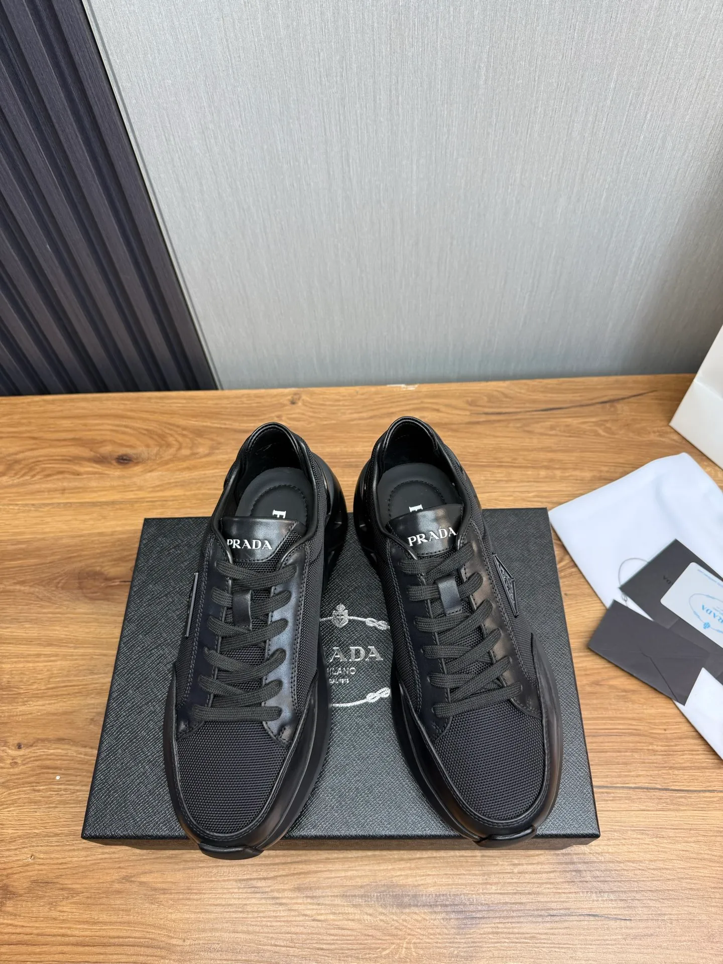 Men's shoes 💰760💰 [PRADA] New models synchronized with the official website, high-quality shipments ✔️Best sellers🔥 Original cowhide + cowhide lining, 1🆚1 replica, original original sole, 38-45 (men's 38.45 custom-made, non-refundable)